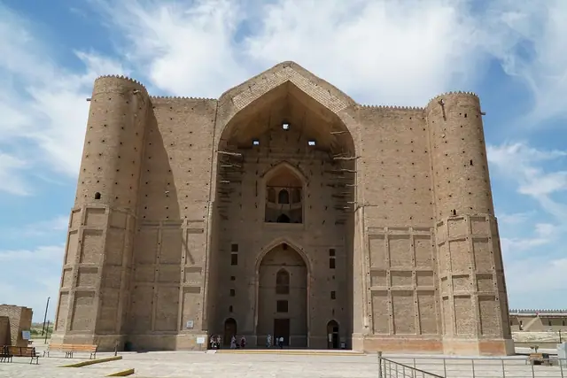 Turkestan: huge unfinished main portal of the Yasawi mausoleum, Turkestan
