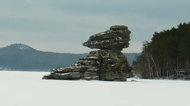 Бурабай: қыстағы Сфинкс жартасы
